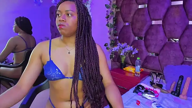 Thiana Taylor online show from 11-21-25, 07:56