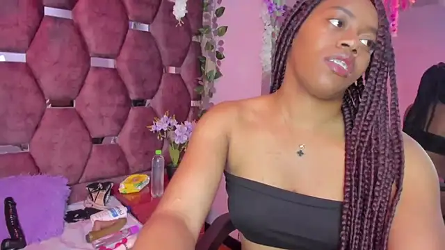 Thiana Taylor online show from 12-20-25, 12:01