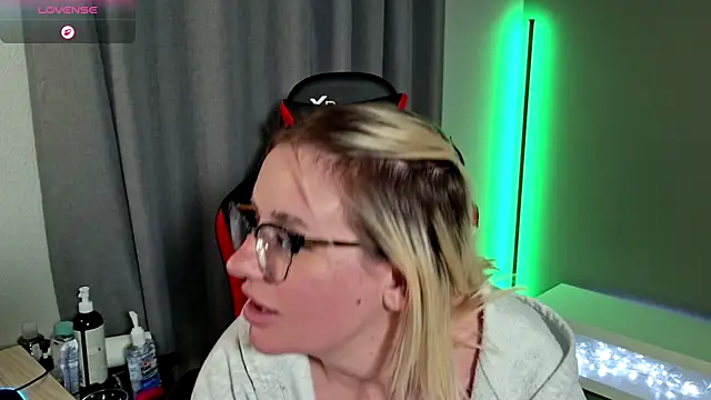 Charlies world online show from 10-18-25, 08:31