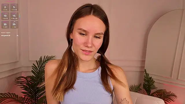 Snapshot of _Clare_Florence_ chatting on 10-12-25, 01:54  Clare Florence  online show from 10-12-25, 01:54