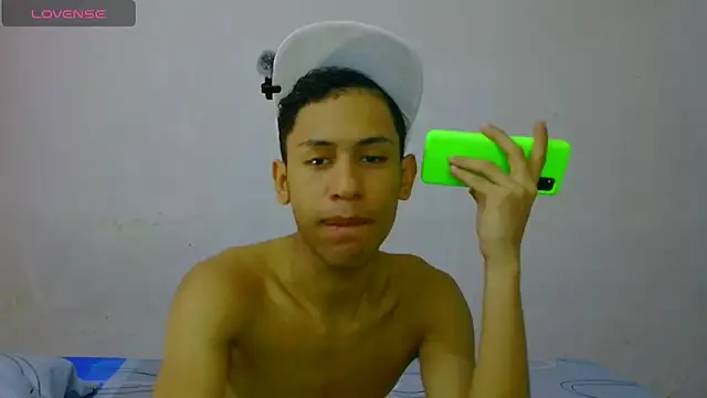 dylan apol0 online show from 04-11-26, 12:37