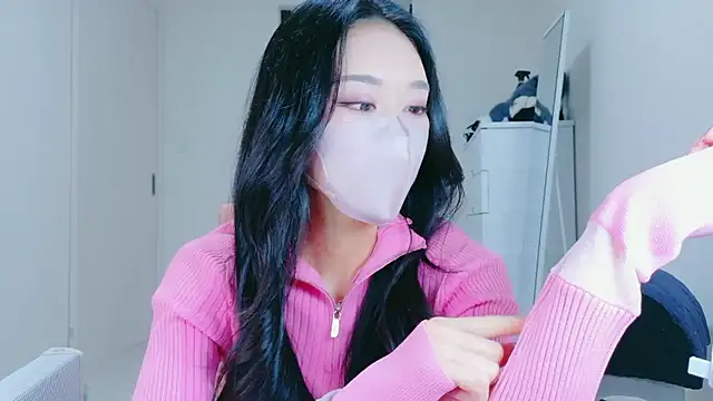 Snapshot of ramuchan_desu chatting on 02-18-26, 11:55 ramuchan desu online show from 02-18-26, 11:55