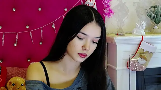 AlexisDevine online show from 12-21-25, 05:25