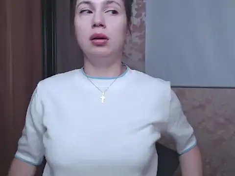 Snapshot of lustxSALLY chatting on 09-18-25, 05:42 lustxSALLY online show from 09-18-25, 05:42