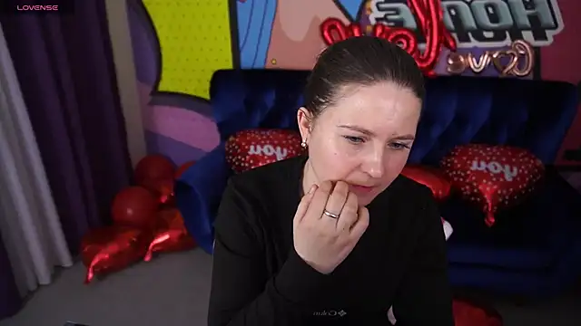 Snapshot of CraveeDoll chatting on 02-10-26, 01:48 CraveeDoll online show from 02-10-26, 01:48