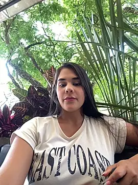 Snapshot of BellaLeclair chatting on 10-29-25, 07:48 BellaLeclair online show from 10-29-25, 07:48