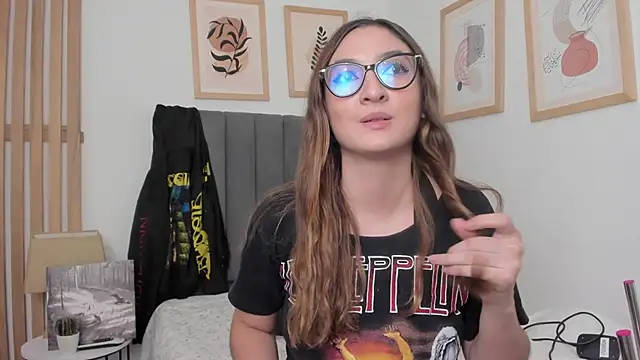 Alice Dickinssonn online show from 12-14-25, 09:19