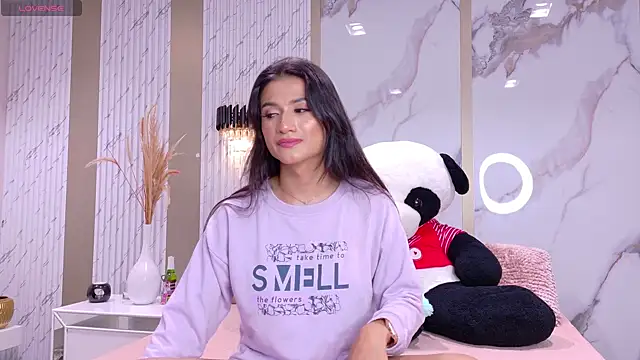 Snapshot of Sweet_Mafe chatting on 11-19-25, 08:20 Sweet Mafe online show from 11-19-25, 08:20