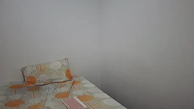 Snapshot of kayleesims_ chatting on 11-28-25, 10:56 kayleesims online show from 11-28-25, 10:56