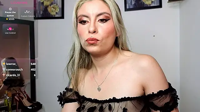 Snapshot of brianna_smoke chatting on 10-17-25, 03:58 brianna smoke online show from 10-17-25, 03:58