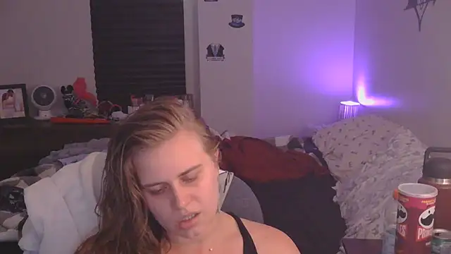 Sexyblonde12344 online show from 09-16-25, 06:31