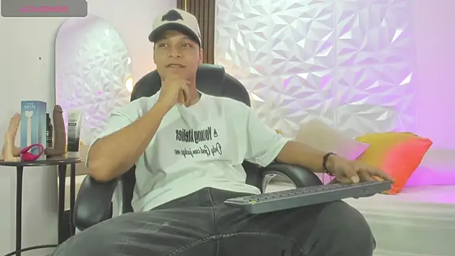 Ricky Owens1 online show from 10-18-25, 01:45