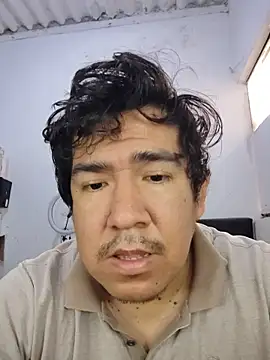 Snapshot of Jsanti17 chatting on 12-17-25, 01:06 Jsanti17 online show from 12-17-25, 01:06