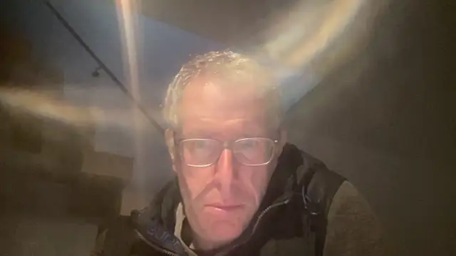 Snapshot of choupipat1 chatting on 11-09-25, 06:44 choupipat1 online show from 11-09-25, 06:44