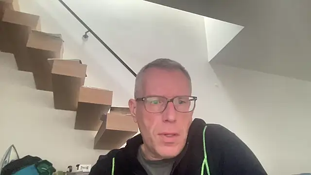 Snapshot of choupipat1 chatting on 02-25-26, 10:03 choupipat1 online show from 02-25-26, 10:03