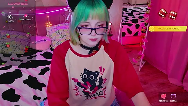 CoralineYoung online show from 04-25-26, 07:11