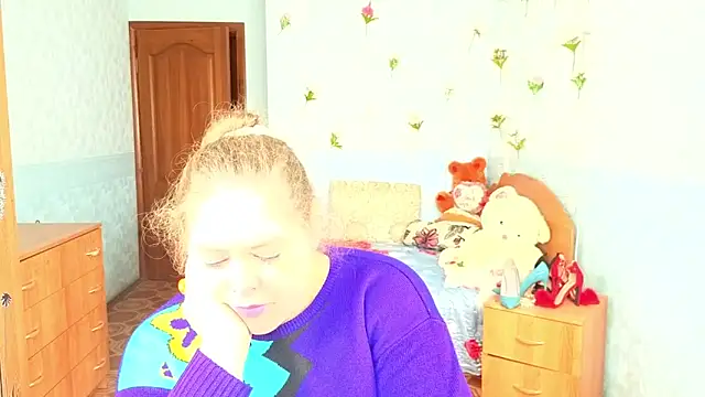 Audrey Aura online show from 09-29-25, 05:23