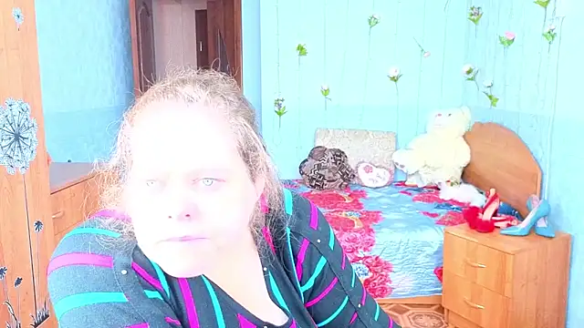 Audrey Aura online show from 10-19-25, 05:41