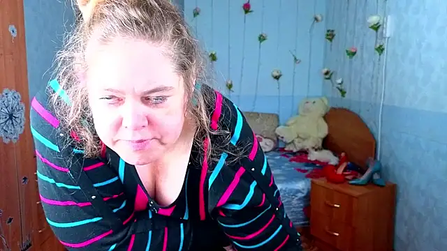 Audrey Aura online show from 10-20-25, 05:08