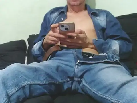 Snapshot of Breiner_hotxxl chatting on 09-10-25, 04:34 Breiner hotxxl online show from 09-10-25, 04:34