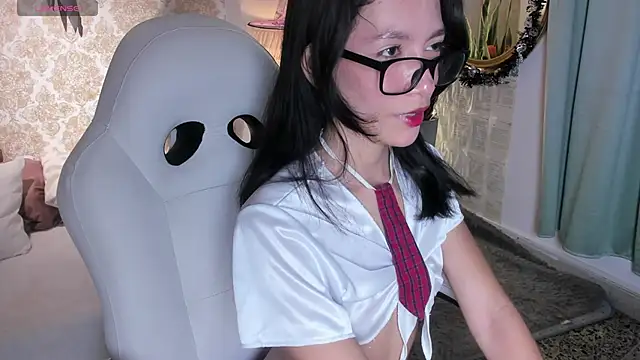 LilyThea online show from 10-25-25, 08:47