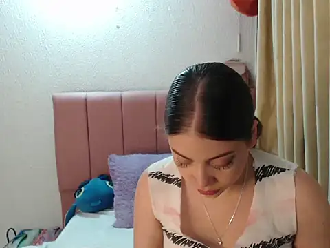 Snapshot of Alaina_Blessed chatting on 10-04-25, 11:25 Alaina Blessed online show from 10-04-25, 11:25