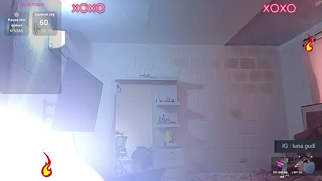 Snapshot of lunagudis chatting on 12-15-25, 12:09 lunagudis online show from 12-15-25, 12:09