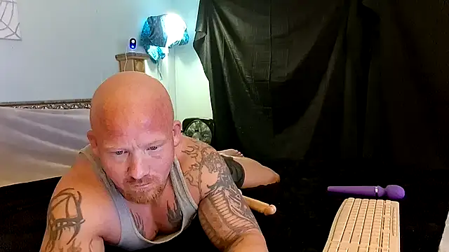 Snapshot of AntMeich6969 chatting on 10-14-25, 11:49 AntMeich6969 online show from 10-14-25, 11:49