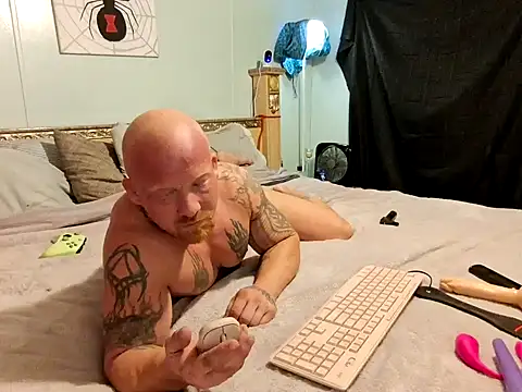 Snapshot of AntMeich6969 chatting on 10-15-25, 08:31 AntMeich6969 online show from 10-15-25, 08:31