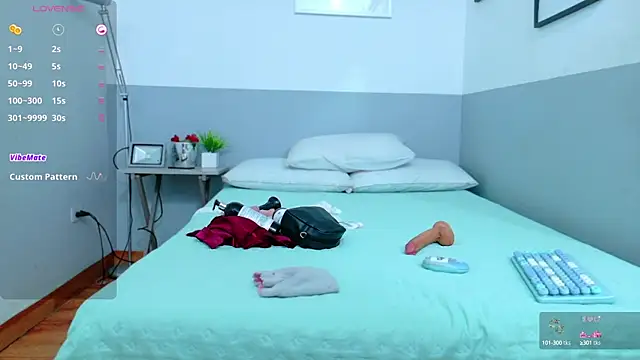 cutepetitee online show from 09-26-25, 08:02