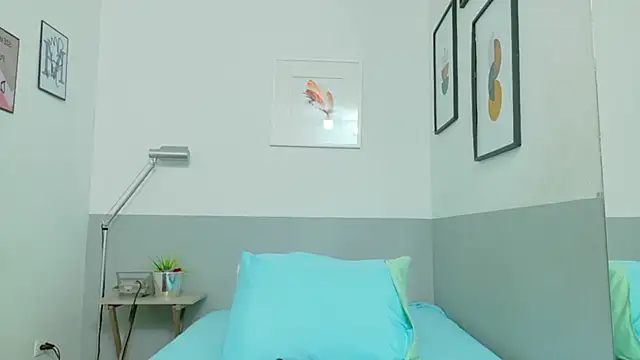 cutepetitee online show from 10-16-25, 07:59