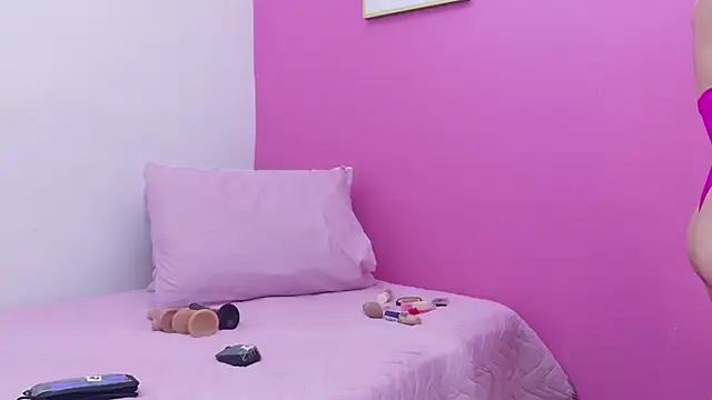 Snapshot of cutepetitee chatting on 11-03-25, 07:37 cutepetitee online show from 11-03-25, 07:37