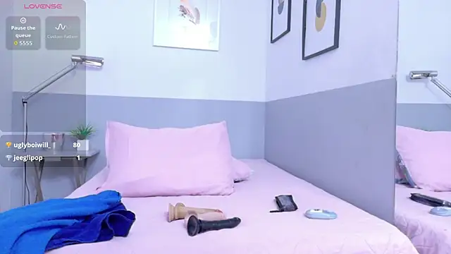 Snapshot of cutepetitee chatting on 11-04-25, 07:35 cutepetitee online show from 11-04-25, 07:35