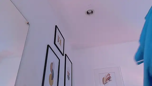 Snapshot of cutepetitee chatting on 04-21-26, 01:42 cutepetitee online show from 04-21-26, 01:42