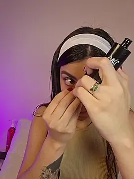 AmaiaSalvatore online show from 10-25-25, 09:20