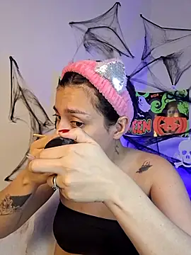 AmaiaSalvatore online show from 10-30-25, 09:26