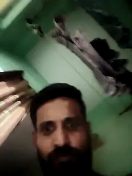 Snapshot of Trade010 chatting on 11-15-25, 04:47 Trade010 online show from 11-15-25, 04:47