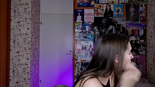 LucyRose3 online show from 11-20-25, 04:45