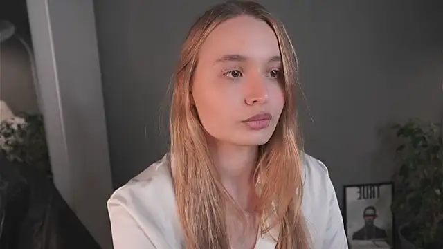 lisa schiele online show from 11-23-25, 08:41