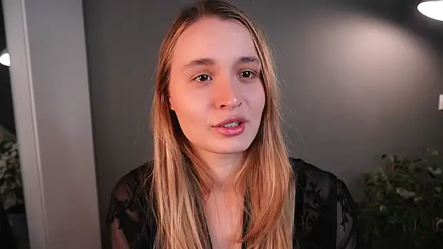 lisa schiele online show from 11-26-25, 08:10