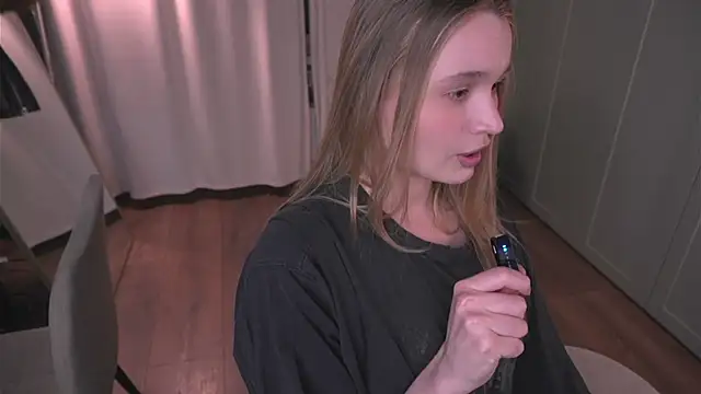 lisa schiele online show from 03-11-26, 08:48