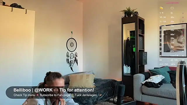 Snapshot of SwingWingWomanSweden chatting on 12-01-25, 10:09 SwingWingWomanSweden online show from 12-01-25, 10:09