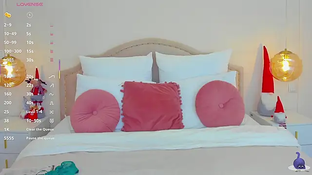 ElzaJons online show from 12-14-25, 06:19