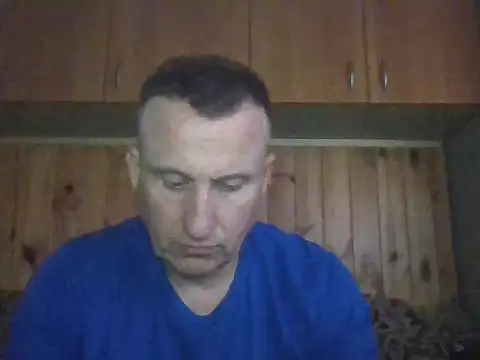 Snapshot of Maksymilian1 chatting on 09-27-25, 05:40 Maksymilian1 online show from 09-27-25, 05:40