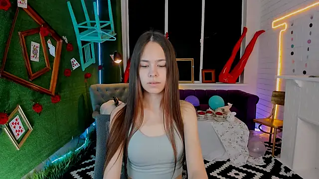 UliaNeer online show from 09-09-25, 05:07