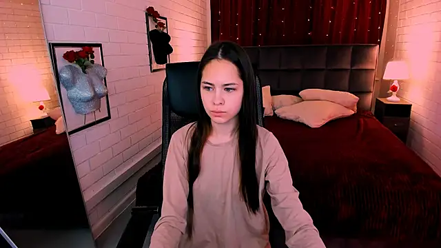 UliaNeer online show from 11-07-25, 05:07