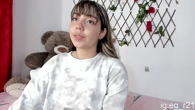 Snapshot of emma_grays2 chatting on 09-12-25, 05:40 emma grays2 online show from 09-12-25, 05:40