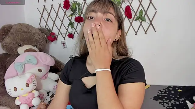 Snapshot of emma_grays2 chatting on 10-02-25, 03:35 emma grays2 online show from 10-02-25, 03:35