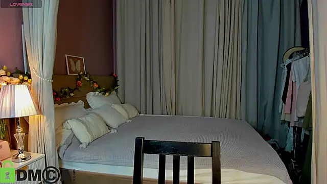 Agnes Wells online show from 11-02-25, 09:22