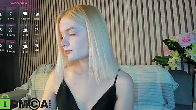 Snapshot of Carrie_Foster chatting on 10-03-25, 05:10 Carrie Foster online show from 10-03-25, 05:10